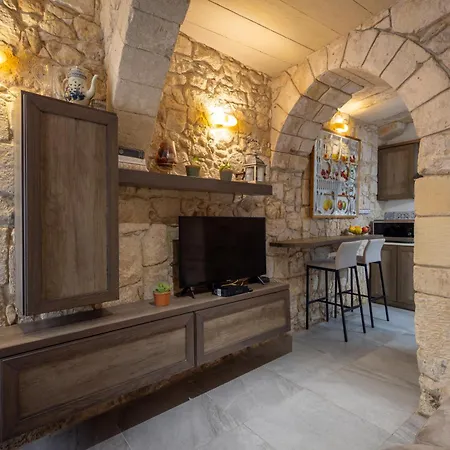 Historic Maisonette Apartment *
